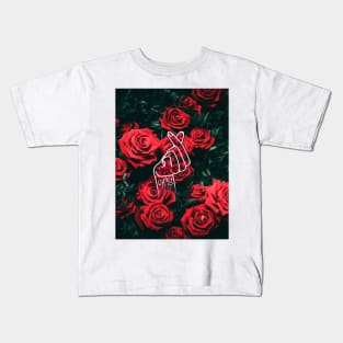 Korean Love Finger Snap - Red Roses Kids T-Shirt